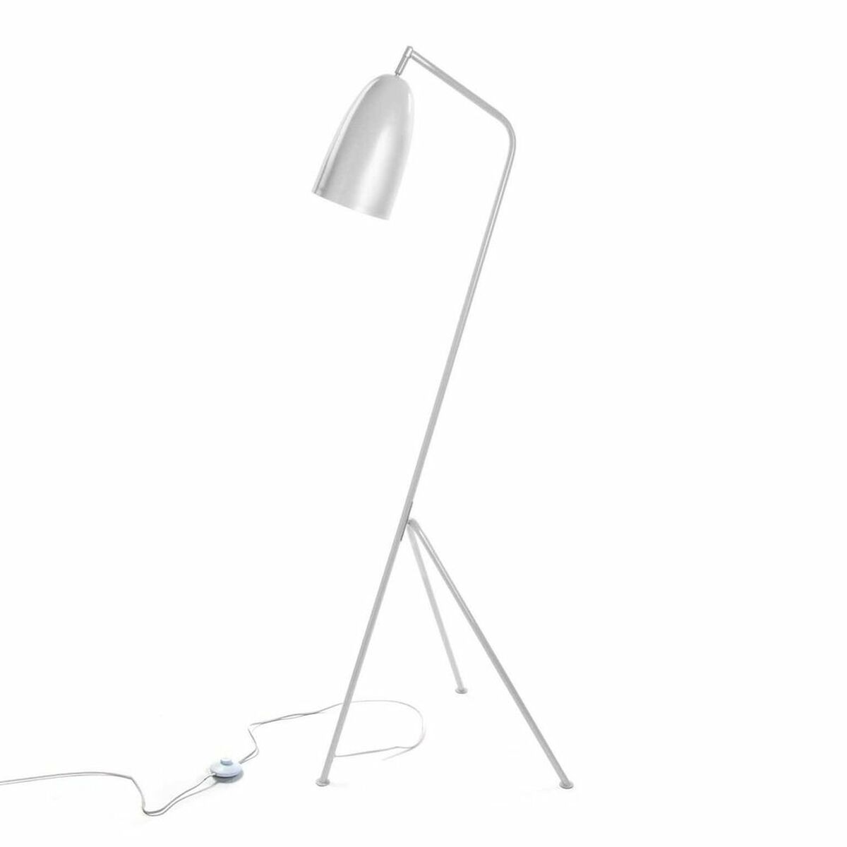 Vit golvlampa av metall - stilren och modern design.