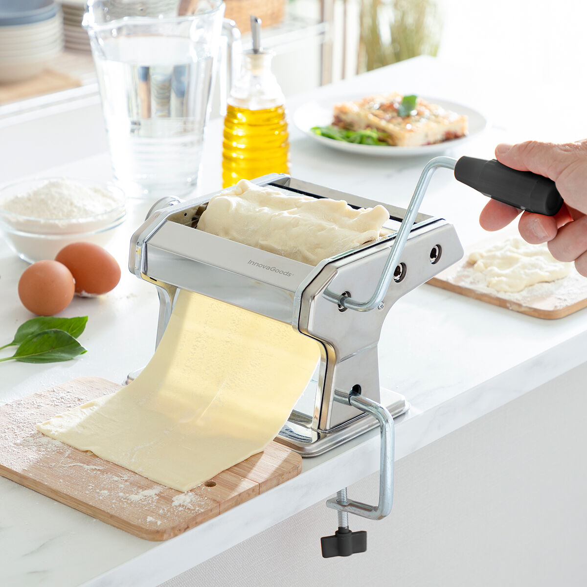 Färskpastamaskin med recept från Frashta InnovaGoods - Multifunktionell, justerbar pasta maker.