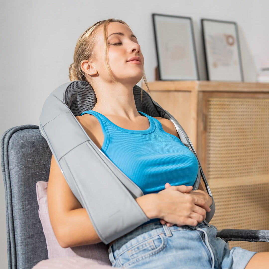 Shiatsu-massager med värme för nacke, rygg och ben - Pro Massatsu. Djupgående massage med infrarött 